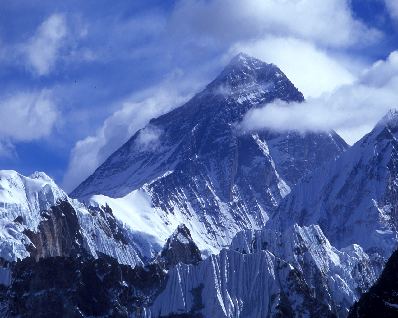 Everest Dağı Nerede Hangi Ülkede | DenkBilgi.com